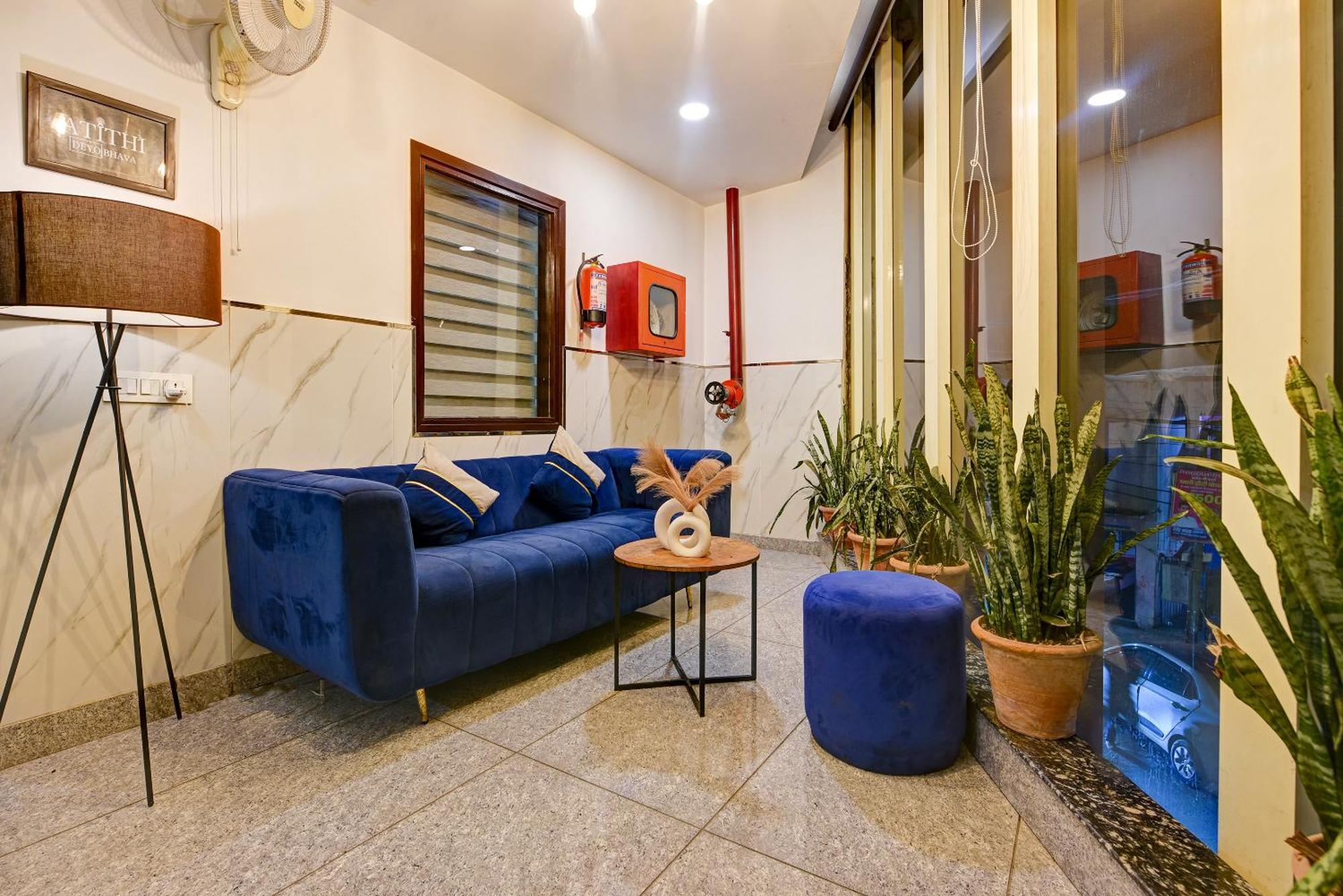 Gallivanto Inn Delhi  Exteriör bild