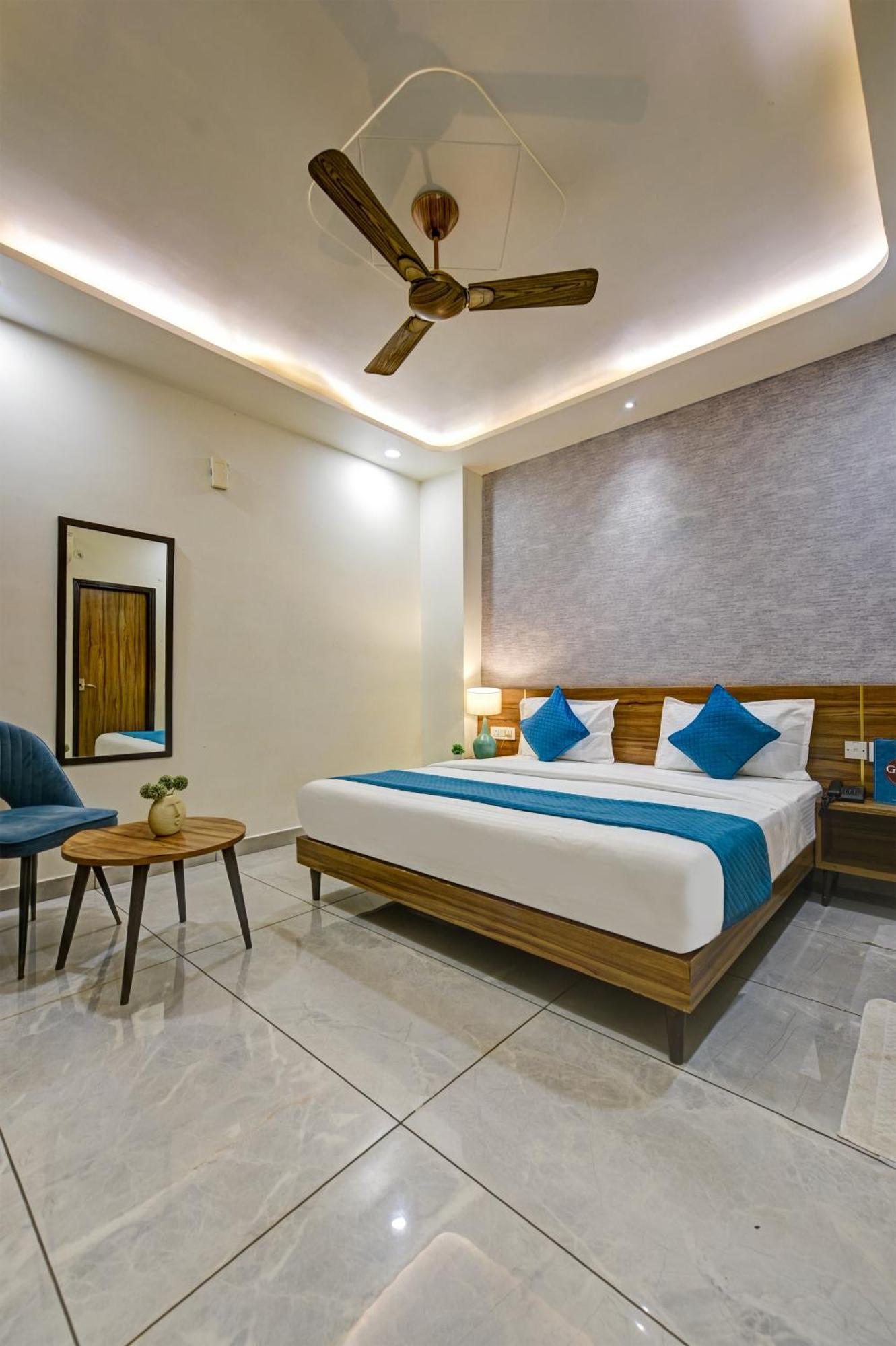 Gallivanto Inn Delhi  Exteriör bild