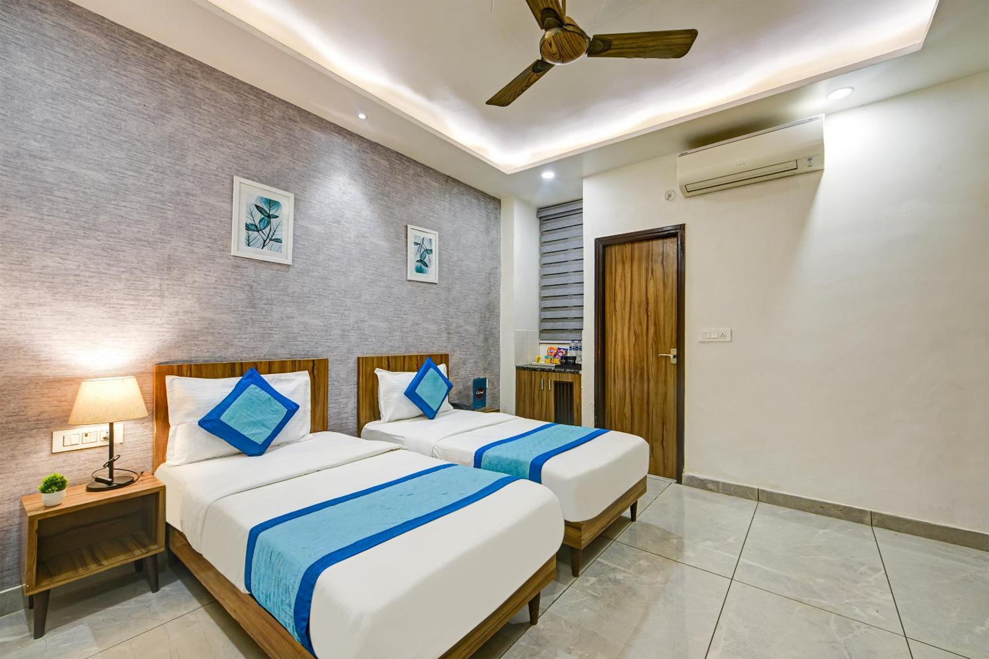 Gallivanto Inn Delhi  Exteriör bild