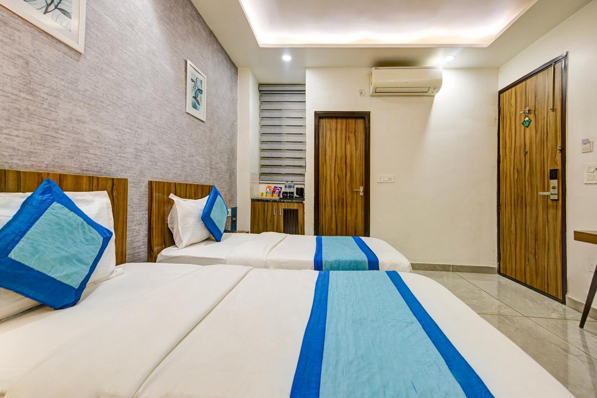 Gallivanto Inn Delhi  Exteriör bild
