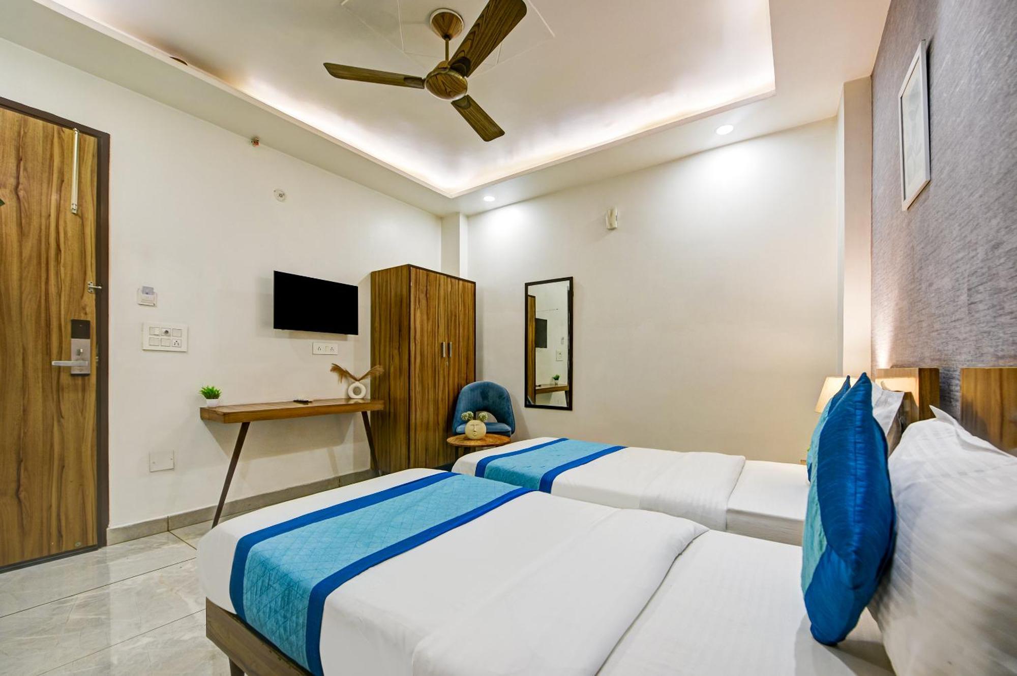 Gallivanto Inn Delhi  Exteriör bild