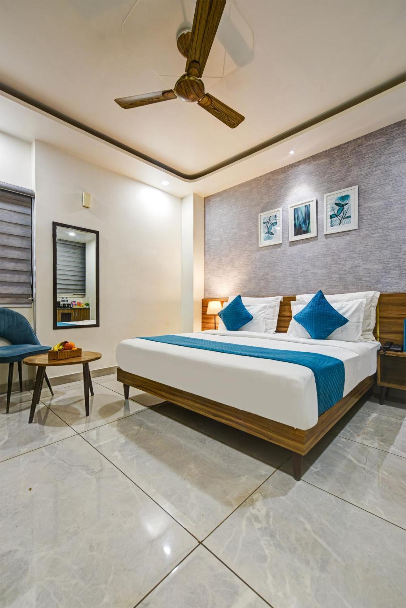 Gallivanto Inn Delhi  Exteriör bild