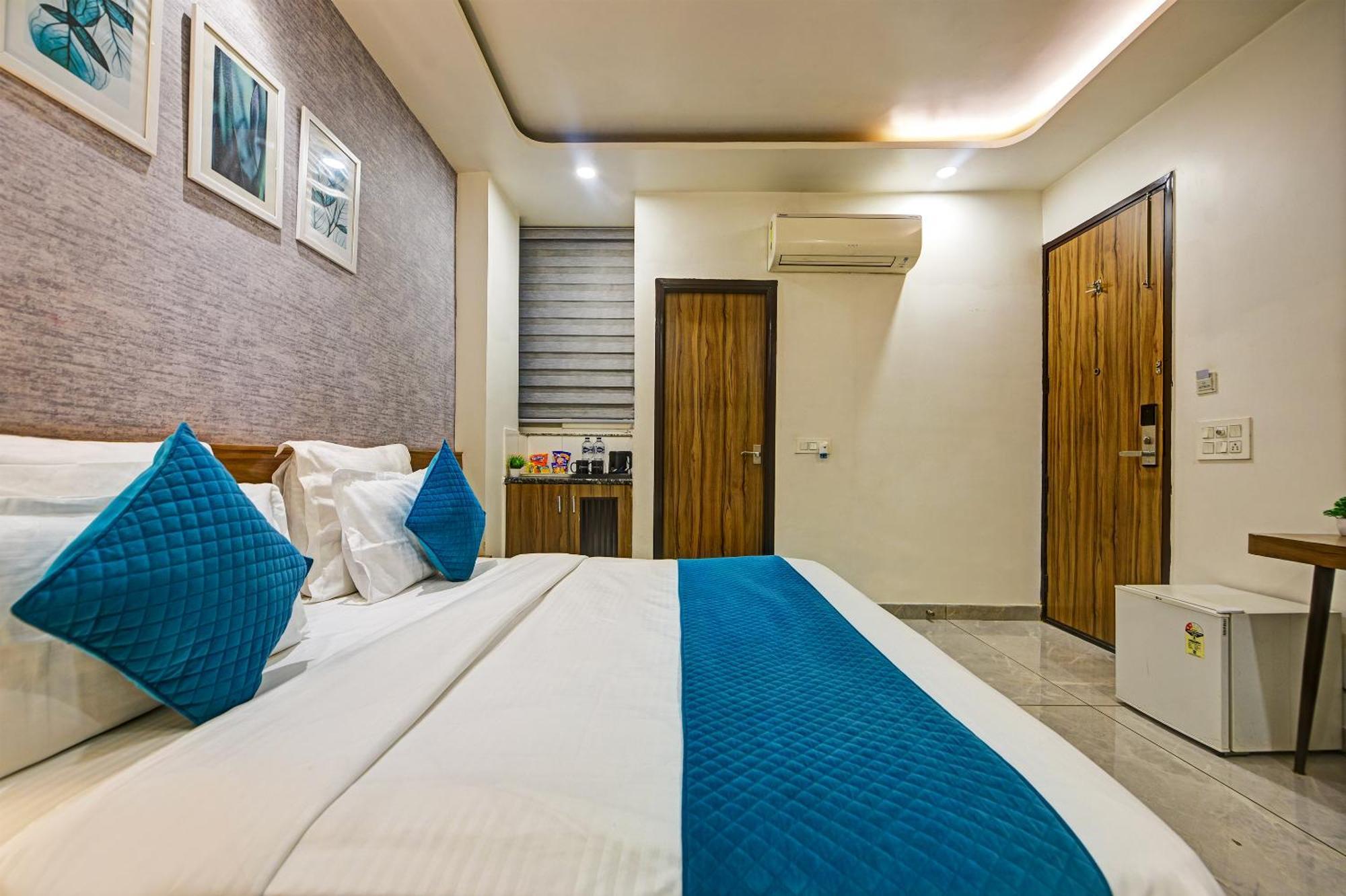 Gallivanto Inn Delhi  Exteriör bild